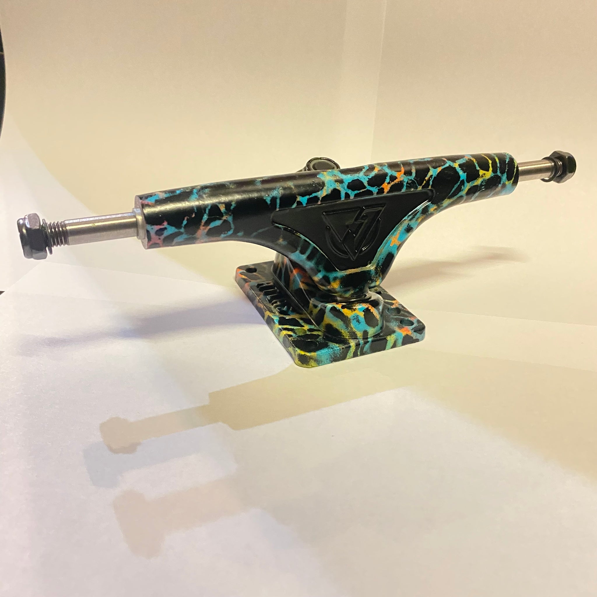 TURNCO Atlas Truck 8.5"